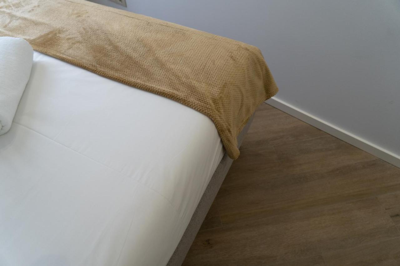 Alma Invicta Almada Apartment Porto Bagian luar foto