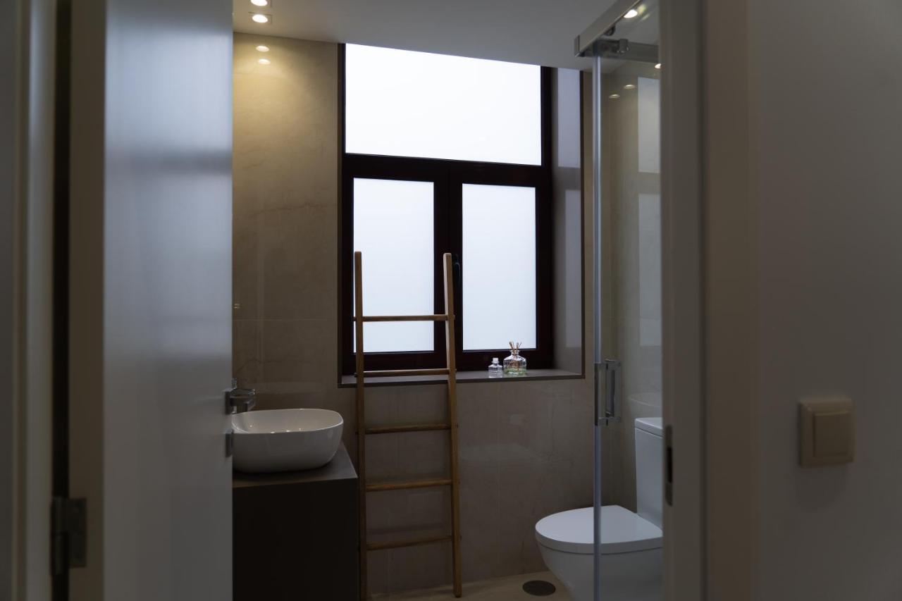Alma Invicta Almada Apartment Porto Bagian luar foto